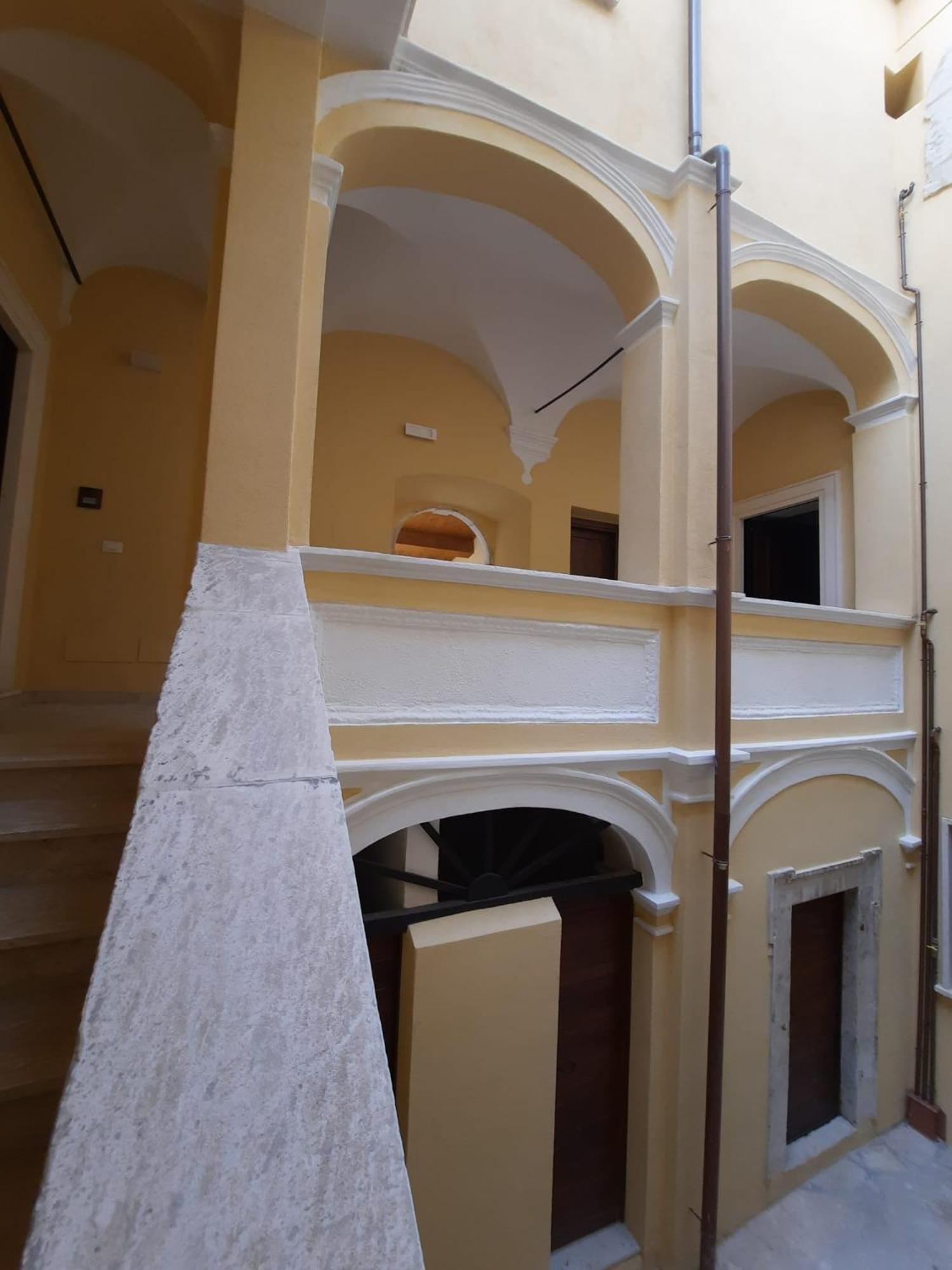 Ferienwohnung Arco Dei Pittori- Affitti Brevi Italia LʼAquila Exterior foto